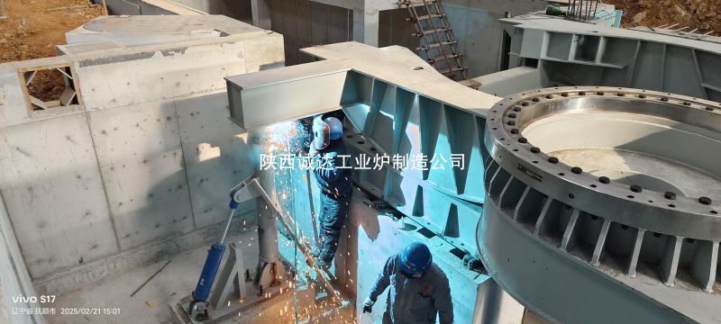 我公司自主研發(fā)的國內(nèi)首臺(tái)豎井預(yù)熱等離子直流電弧爐正式啟動(dòng)安裝！